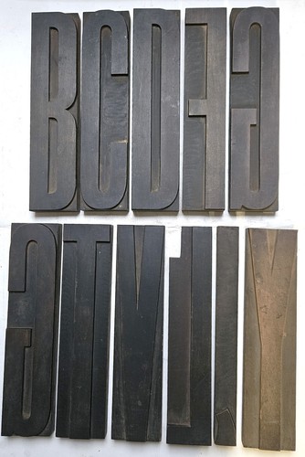 Llot von holzbuchstaben 27 - 10,
